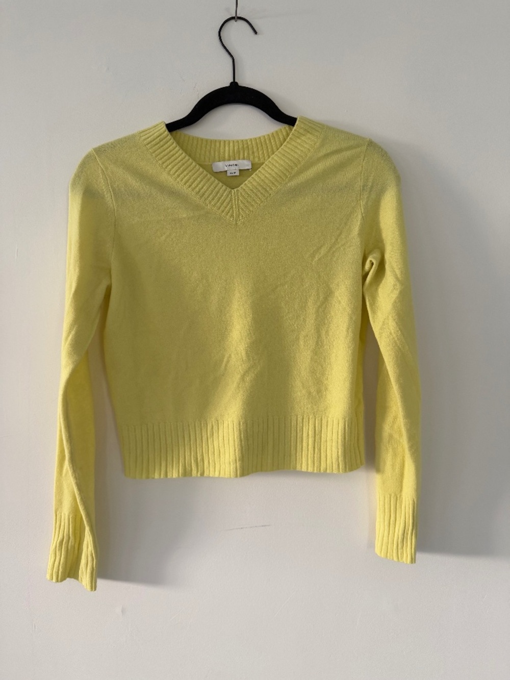 VINCE V neck sweater XS